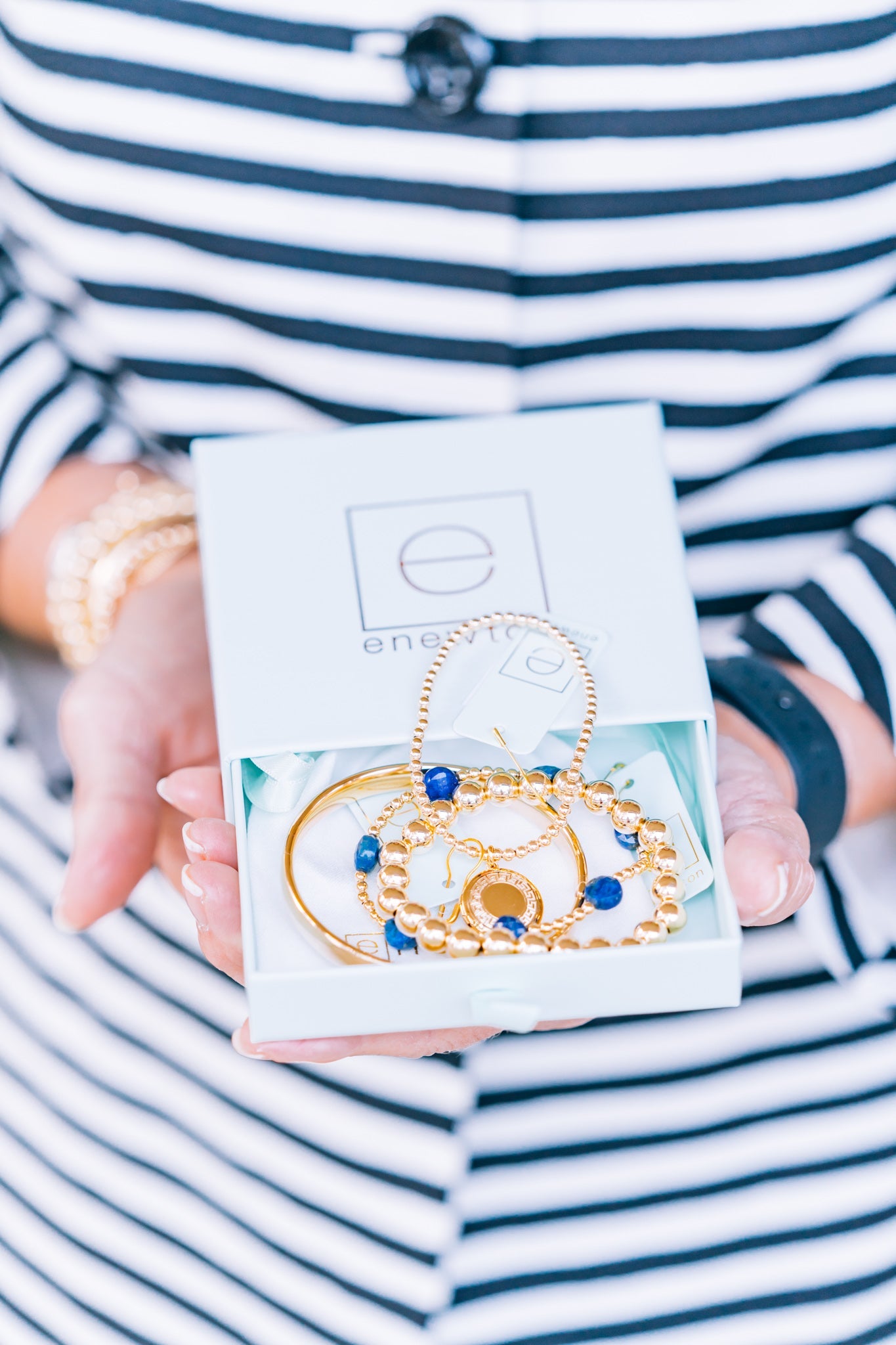 ENewton Jewelry: Where Elegance Meets Versatility