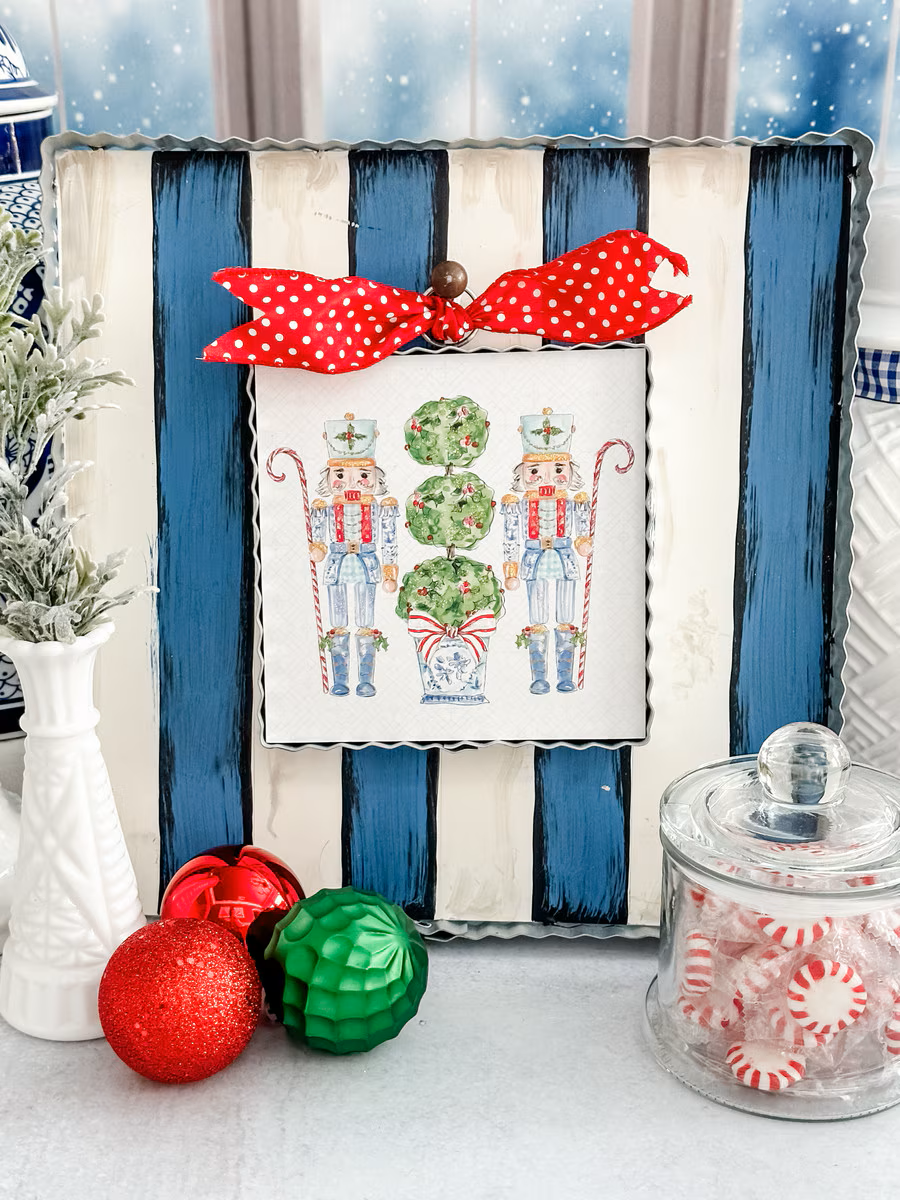 Round Top - Charm - Mini Blue Nutcrackers Print